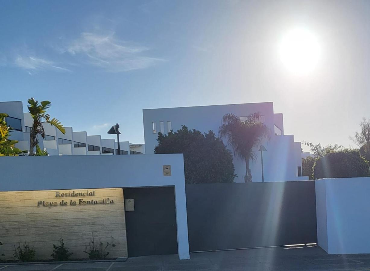 Casa Playa La Fontanilla Sotolodge كونيل ذي لا فرونتيرا المظهر الخارجي الصورة